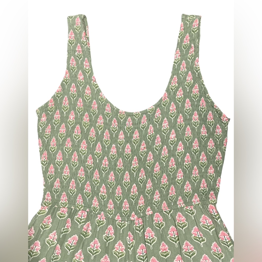 Japna Smocked Pant Jumpsuit
Romper Green & Pink Floral
Women's Cottagecore - Picture 6 of 10